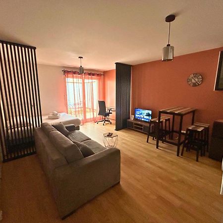 Studio Spacieux 4 Personnes Avec Terrasse Privee & Bureau - Gare A 4Min, Paris En 30Min فيليرز سور مارن المظهر الخارجي الصورة