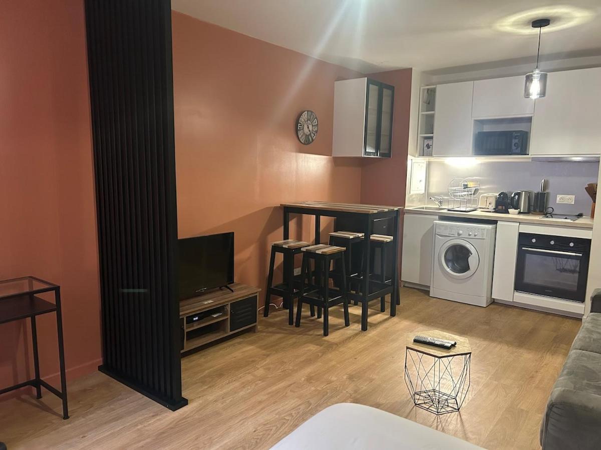 Studio Spacieux 4 Personnes Avec Terrasse Privee & Bureau - Gare A 4Min, Paris En 30Min فيليرز سور مارن المظهر الخارجي الصورة