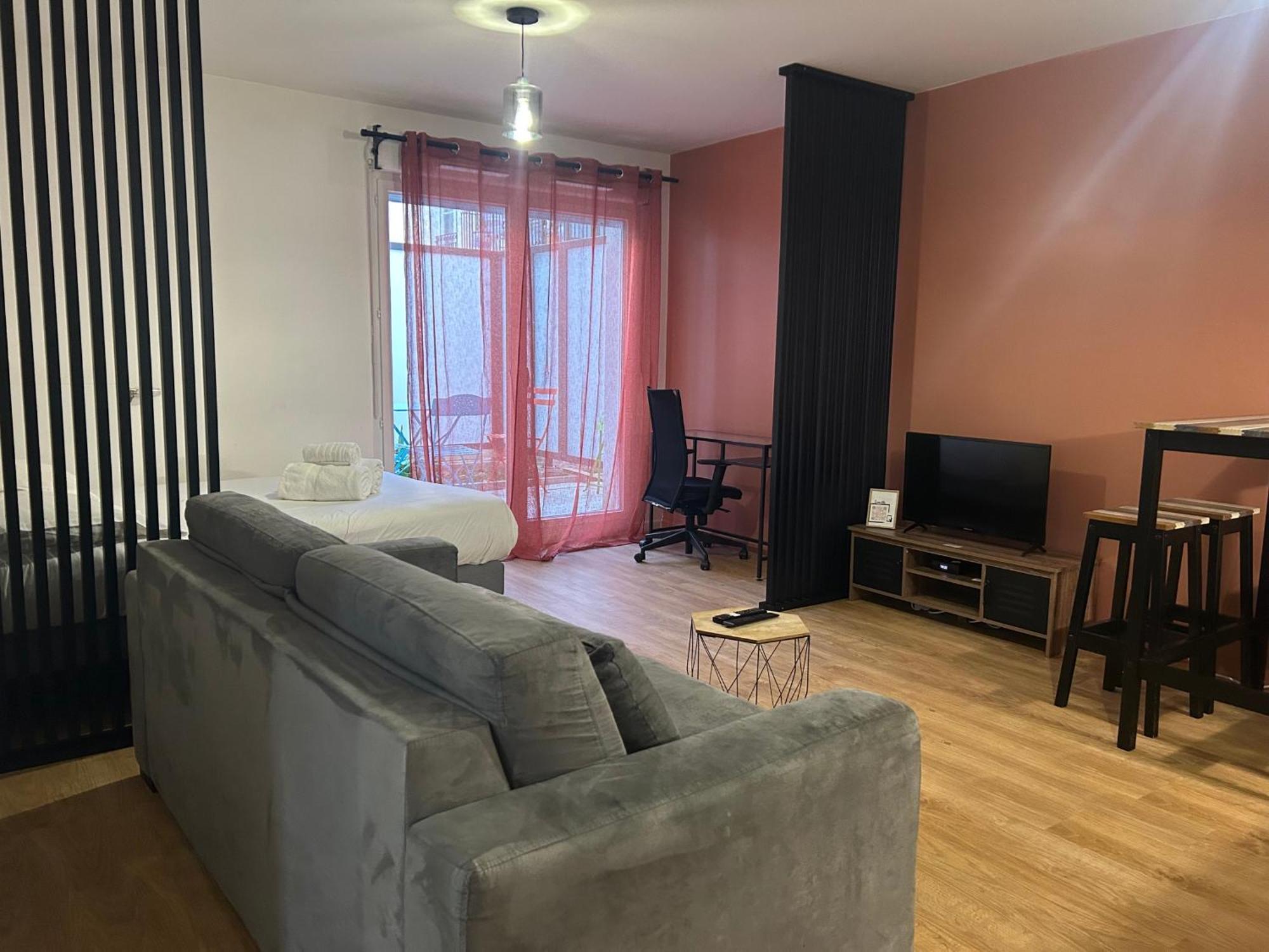 Studio Spacieux 4 Personnes Avec Terrasse Privee & Bureau - Gare A 4Min, Paris En 30Min فيليرز سور مارن المظهر الخارجي الصورة